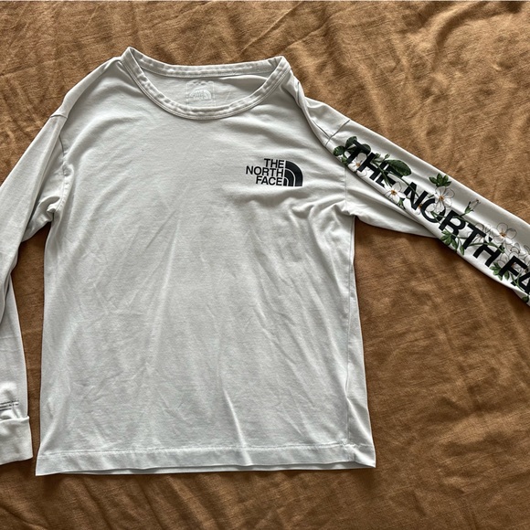 North face long sleeve shirt - Picture 1 of 3